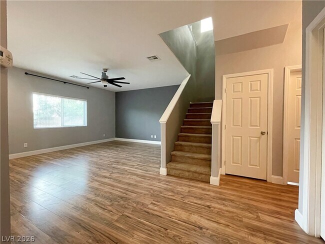 Building Photo - 2825 Woodland Park Ave