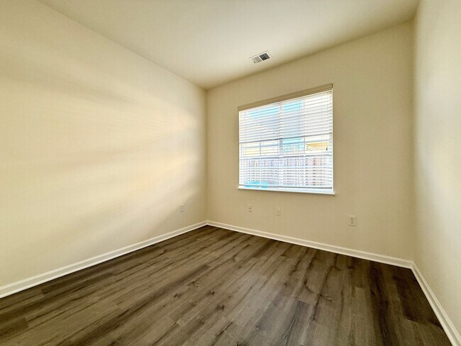 Building Photo - Renovated Coastal Home with NEW Kitchen and a Spacious Layout