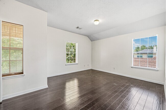 Building Photo - 9641 Weldridge Dr