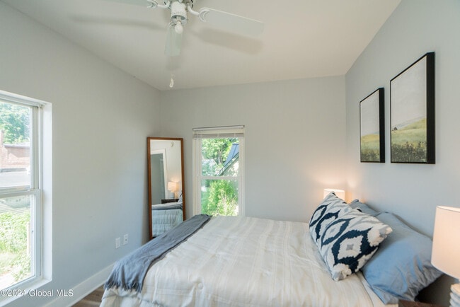 Building Photo - 9 Bolster Ln NE