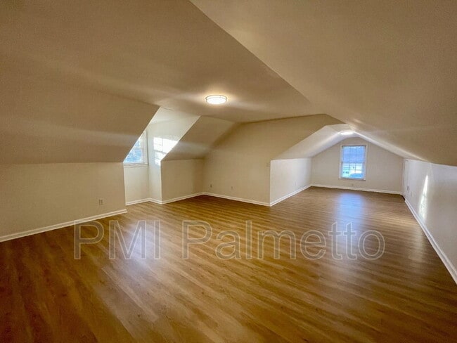 Building Photo - 2816 Wales Rd