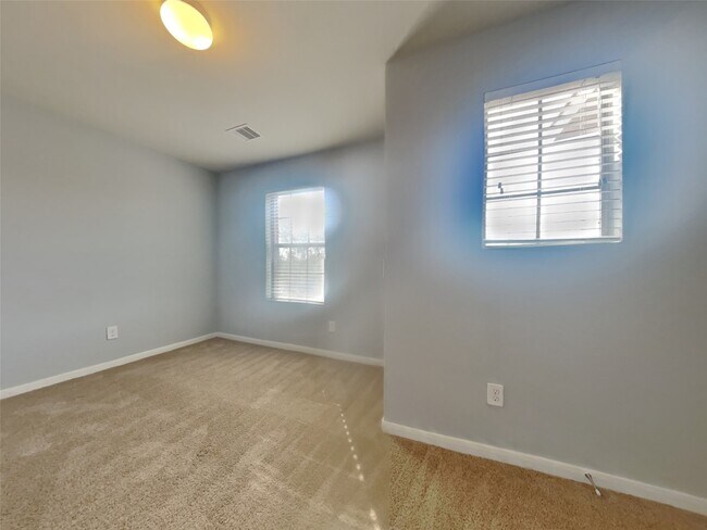 Building Photo - 1811 Artem Ct