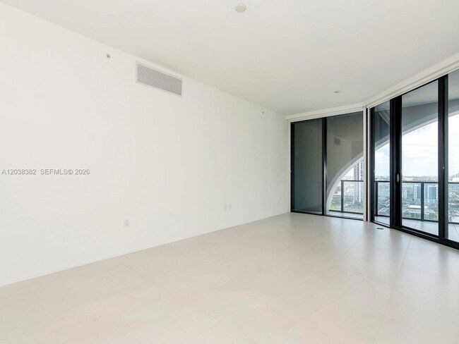 Building Photo - 1000 Biscayne Blvd