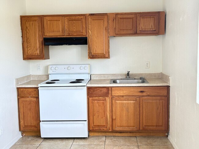 Building Photo - 2 Bedroom 1 Bath Phoenix treasure