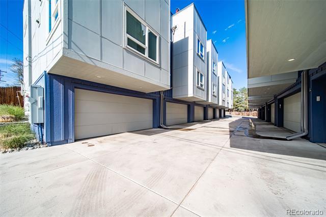 Building Photo - 435 S Forest St