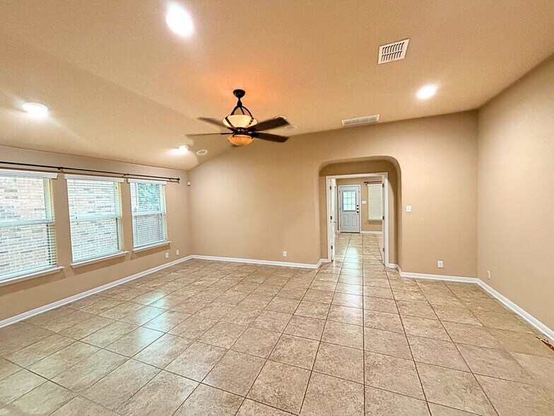 Building Photo - 5627 Cypress Dawn