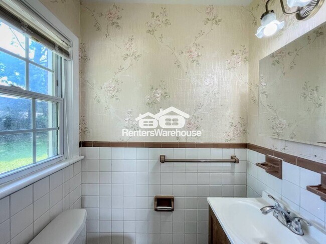 Building Photo - 2444 Tullibee Dr