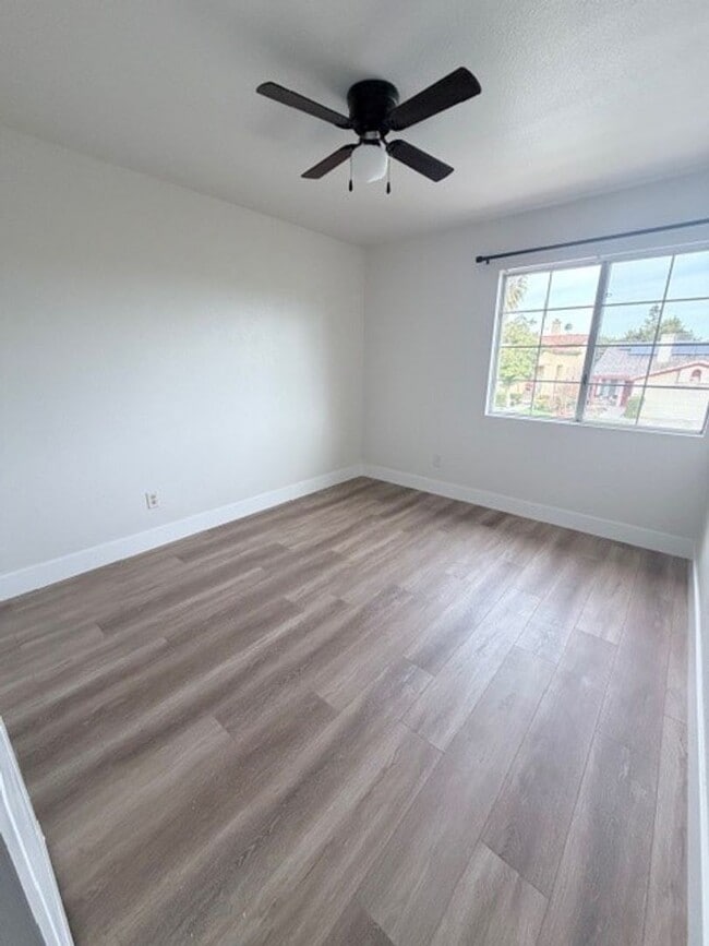 Building Photo - 9405 Salinger St