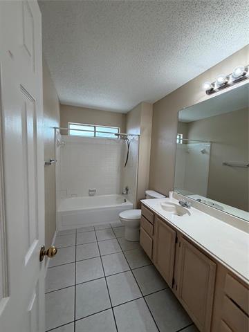 Building Photo - 706 Willow Oak Dr
