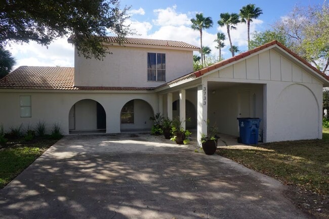 Building Photo - 14 53rd St SE