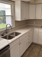 Building Photo - 1601 Montclair Dr