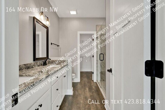 Building Photo - 164 McNabb Dr