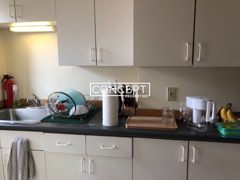 Building Photo - 37 Cooper St