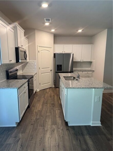 Building Photo - 471 Stoneybrook Dr