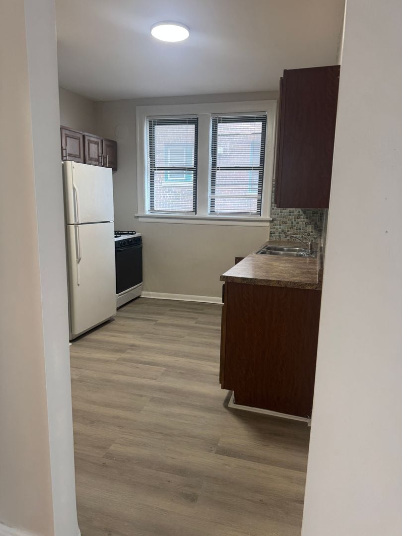 Interior Photo - South Shore Manor
