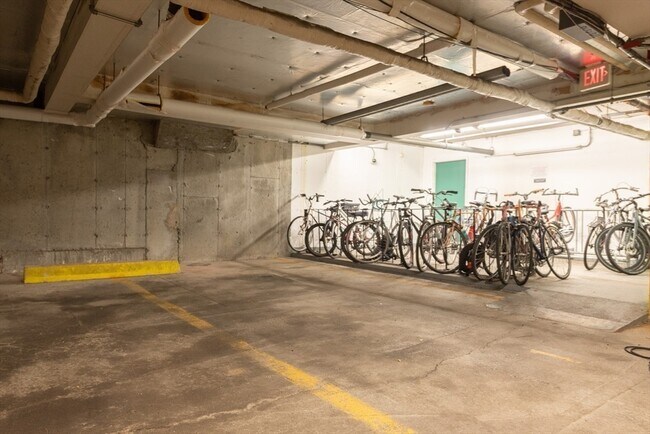 Building Photo - 108 Peterborough St