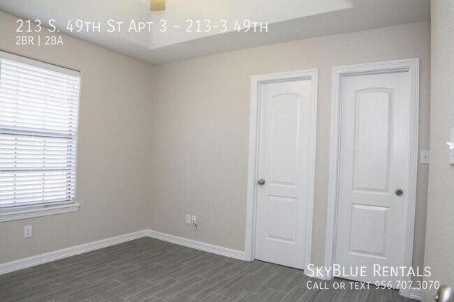 Building Photo - 213 S 49th St