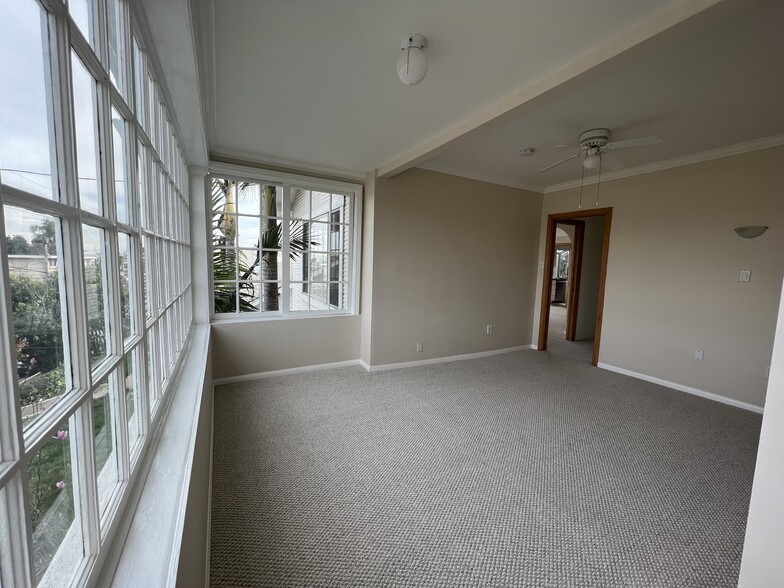 Front bedroom - 831 W 3rd St