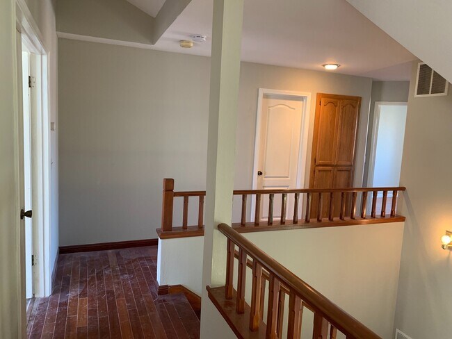 Building Photo - Beautiful Pittsburg Home