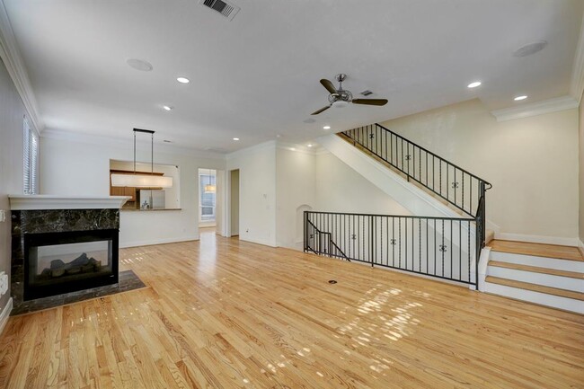 Building Photo - 6134 Hamman St