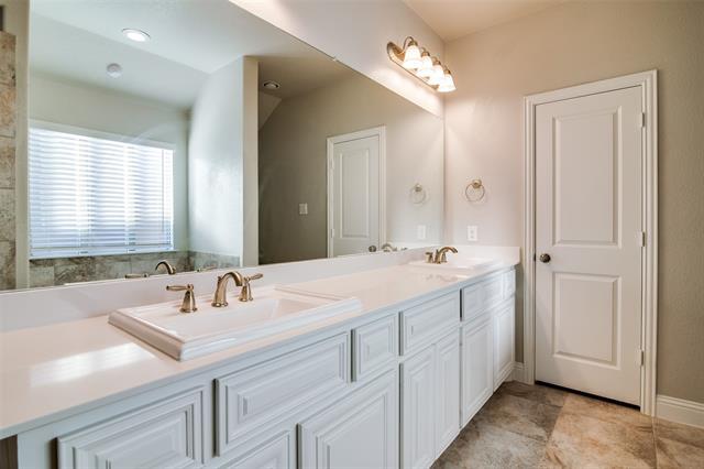 Building Photo - 575 Kara Dr