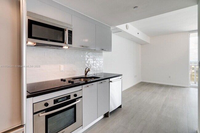 Primary Photo - 50 Biscayne Blvd