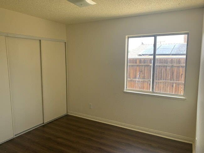 Building Photo - "Charming 3-Bed Oasis in Desert Hot Springs with Granite Touch & Cozy Fireplace!"
