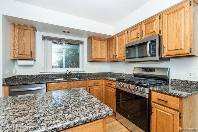 Building Photo - 619 Whitney Dr