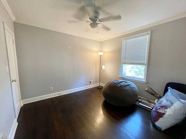 Building Photo - Rosewood