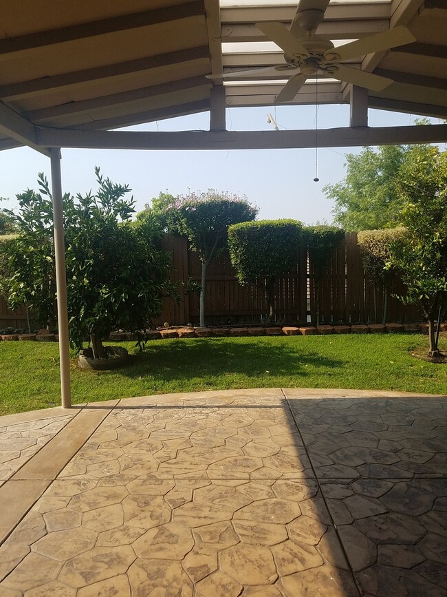 Building Photo - Action Properties R.E.S. Inc. Offering Beautiful Highland Park Single Story 3 Car, 4 Bedroom, Gar...