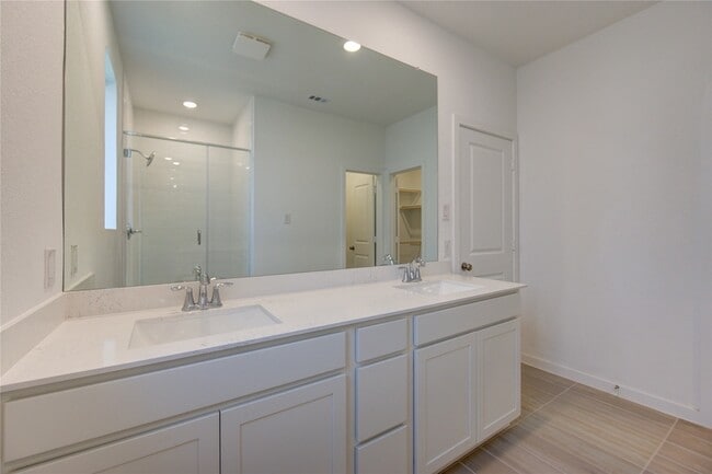 Building Photo - 1047 Blue Stone Dr