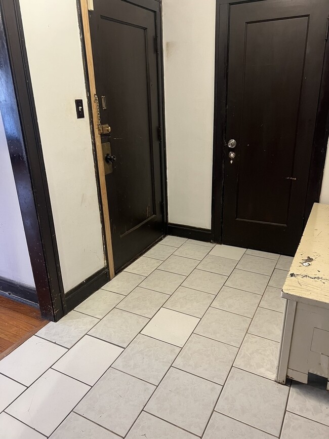 Building Photo - 8010 S Evans Ave