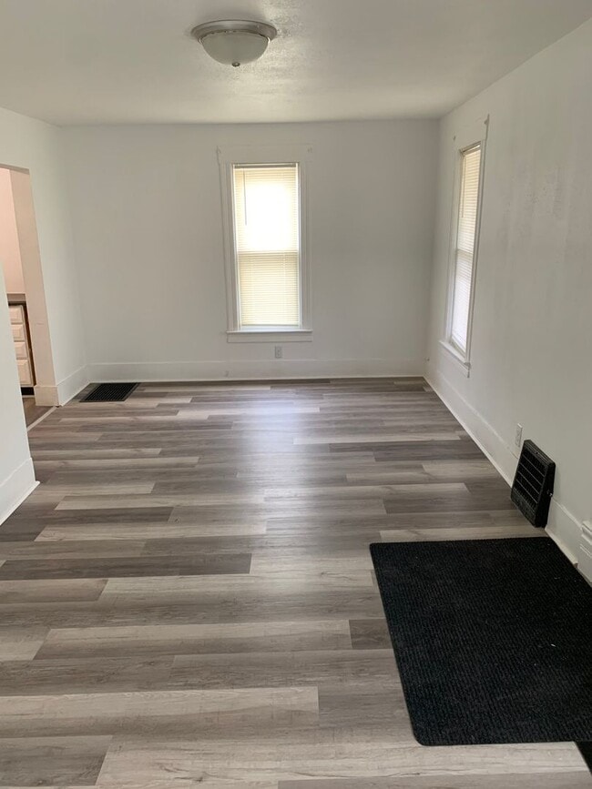 Building Photo - Updated 1 bedroom $650