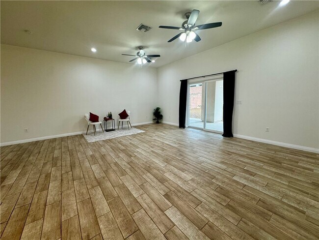 Building Photo - 2225 Moonridge Ln