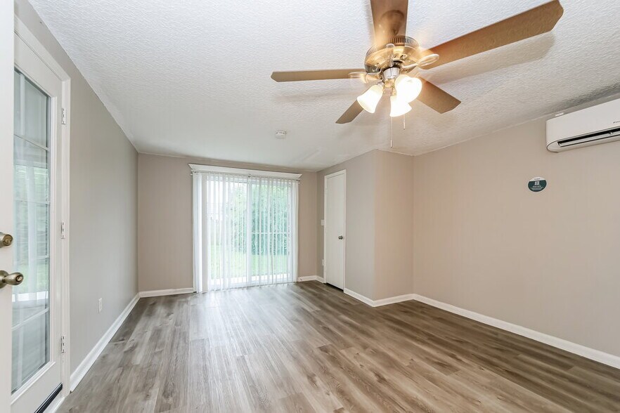 Building Photo - 8410 Spicewood Dr