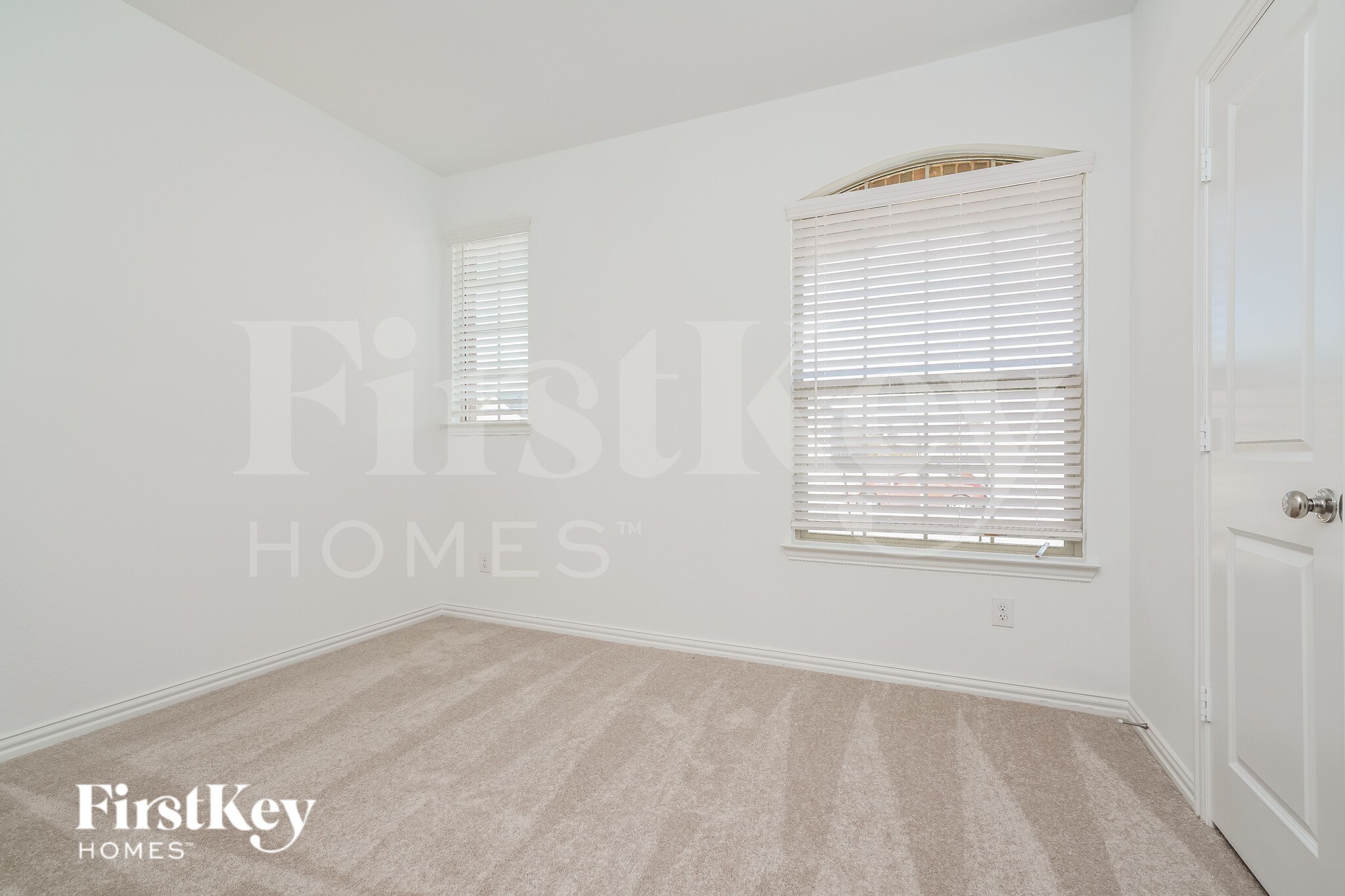 Building Photo - 929 High Noon Dr