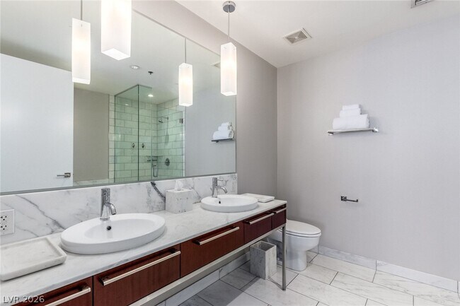 Building Photo - 4471 Dean Martin Dr