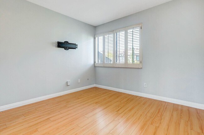 Building Photo - 19355 Sherman Way