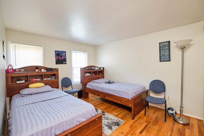 Building Photo - 9124 Orchard Brook Dr