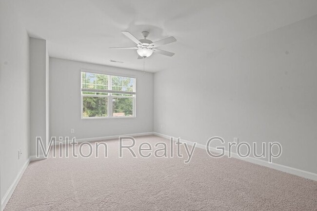 Building Photo - 45 Village Edge Dr