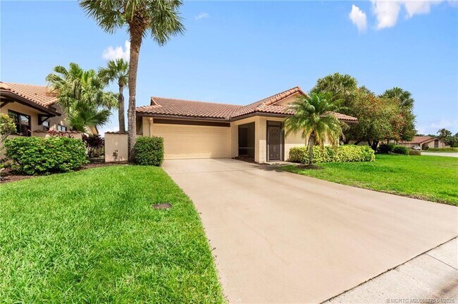 Building Photo - 3281 SW Bobalink Way