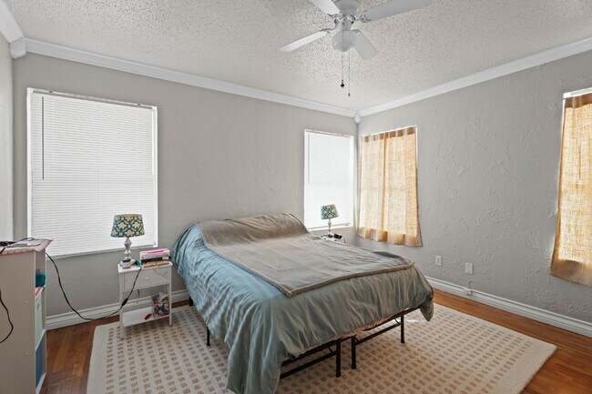 Building Photo - Tech Terrace 2-Bedroom Home Available for Summer 2026 Pre-Lease