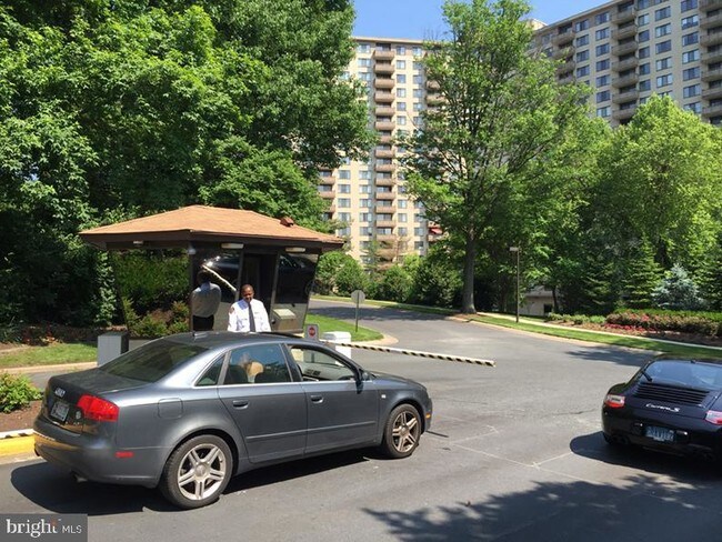 Building Photo - 5225 Pooks Hill Rd