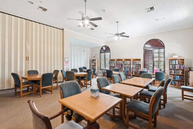 Building Photo - 6824 Sterling Greens Dr