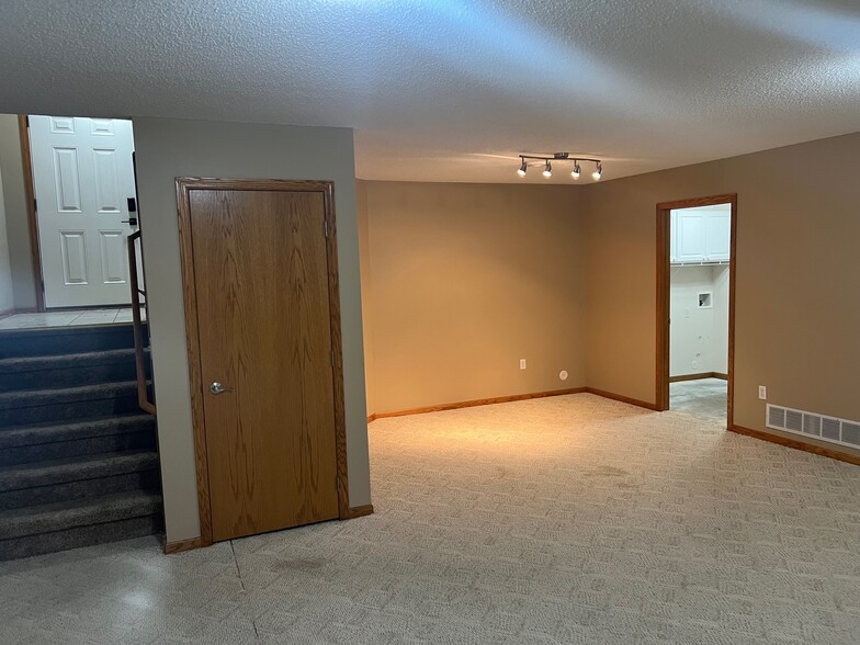 Building Photo - 4702 Curran Ct