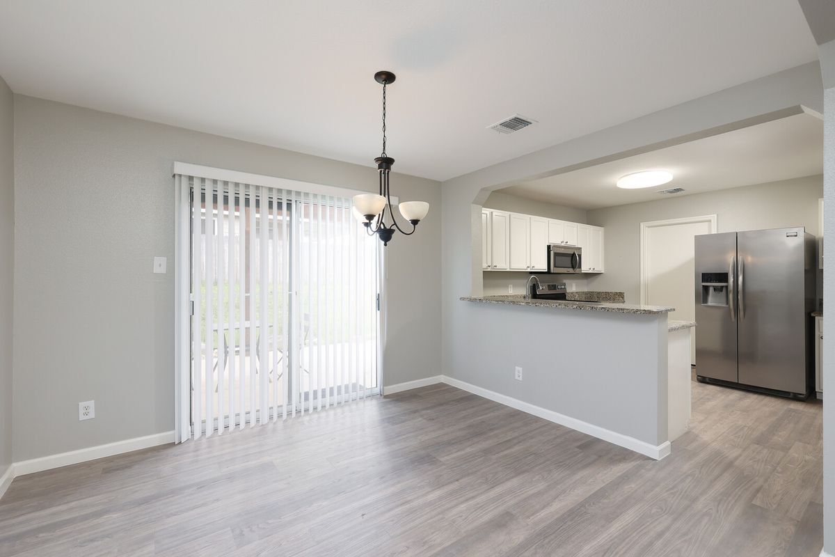 Building Photo - 25130 Longbranch Run