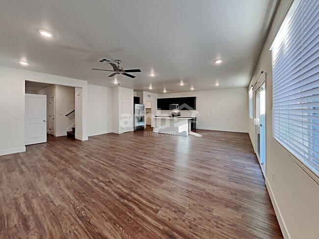 Building Photo - 6034 Schmidt St