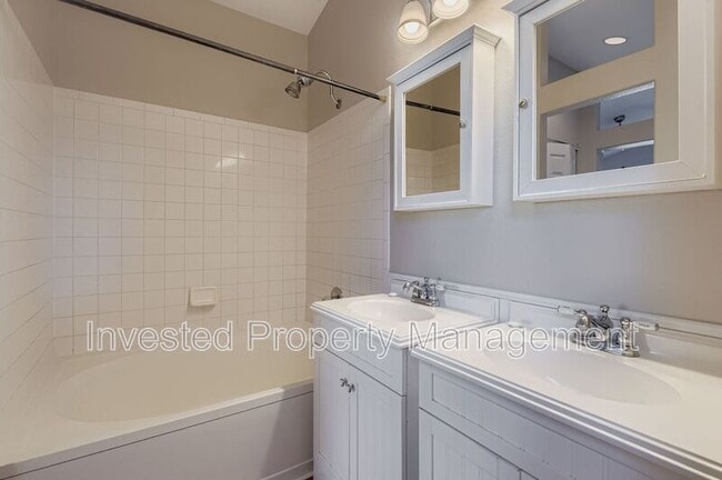 Building Photo - 9847 Sydney Ln