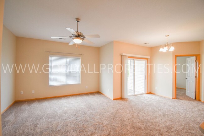 Building Photo - $1,000 off the first months rent!! 2 bedro...