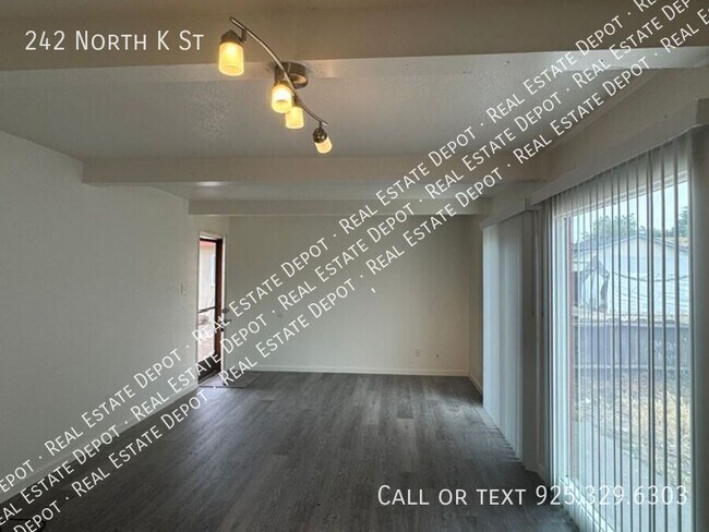 Building Photo - 242 N K St